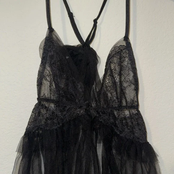 Elegant Black Lace Nightgown